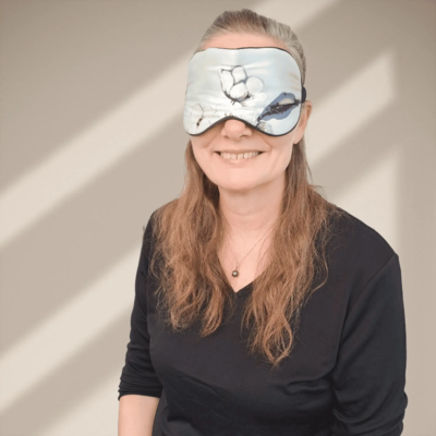 Silk Sleep Mask -100% Silk Fabric -100% Silk Filling. Color Marine