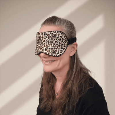 Silke SoveMaske -100% SilkeStof -100% SilkeFyld. brun sort farver - Leopard