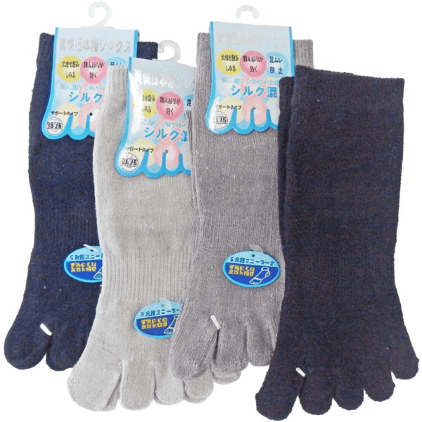 Silkeblend 5‑tåstrømper – bløde, åndbare og komfortable hele dagen. Perfekt pasform, effektiv svedabsorbering og luksuriøs følelse til både hverdag og sport.