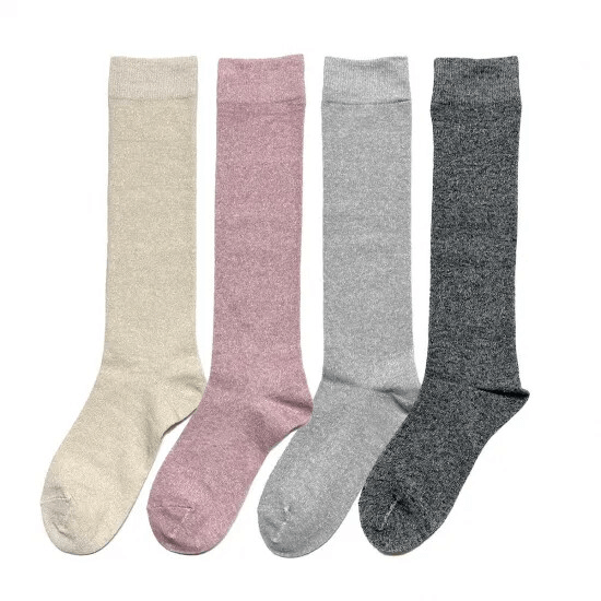 Naturligt lette knæstrømper i silke, hamp og bomuld.