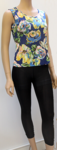 Silke top i 100% silke med blomster. farve blå, rosa, gul, grøn